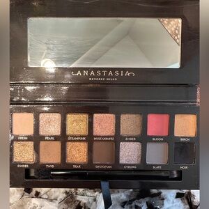 Anastasia Beverly Hills Sultry palette